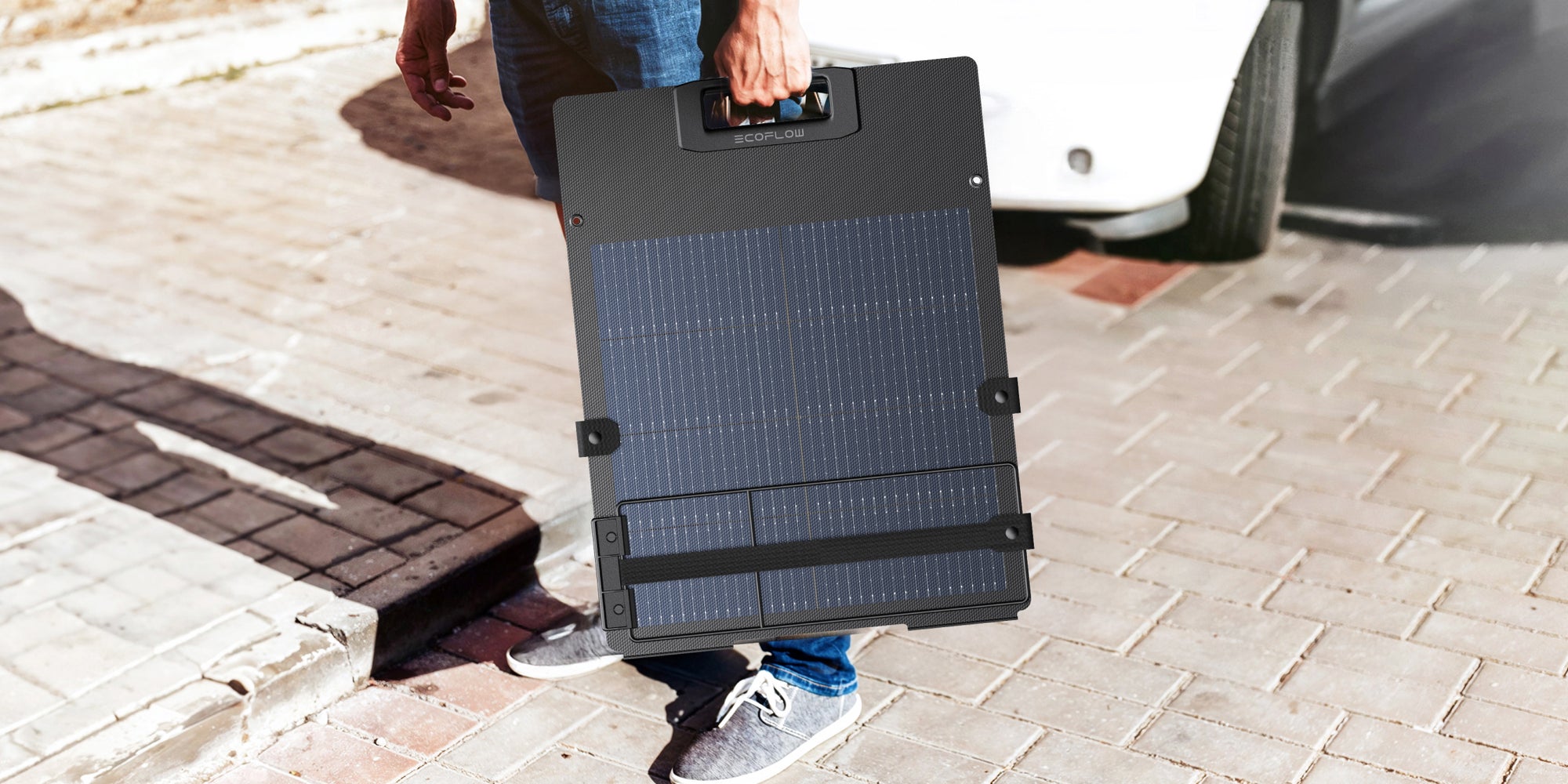 https://za.ecoflow.com/cdn/shop/files/pc-portable-110W-light.jpg?v=1773194915&width=2000